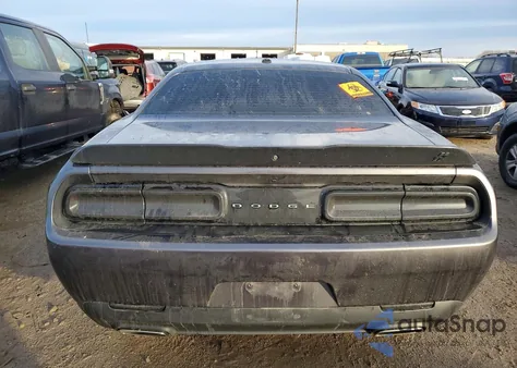 2019 Dodge Challenger Sxt z USA, uszkodzony, nr VIN 2C3CDZGG2KH684741